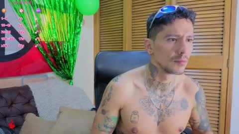 Snapshot of dylanstonne1 chatting on April 5, 2026, 2:09 am D Y L A N online show from April 5, 2026, 2:09 am