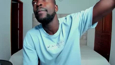 Dylan Taylor online show from November 14, 2025, 12:37 pm