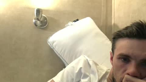 Snapshot of dylp400 chatting on January 14, 2025, 2:19 am dylp400 online show from January 14, 2025, 2:19 am