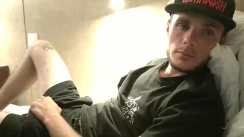 Snapshot of dylp400 chatting on January 23, 2025, 10:22 am dylp400 online show from January 23, 2025, 10:22 am