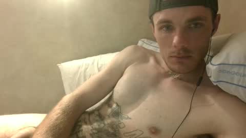 Snapshot of dylp400 chatting on February 2, 2025, 2:17 am dylp400 online show from February 2, 2025, 2:17 am