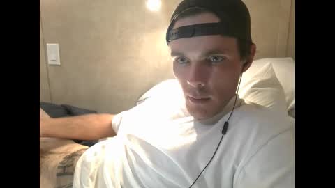 Snapshot of dylp400 chatting on February 28, 2025, 10:39 pm dylp400 online show from February 28, 2025, 10:39 pm