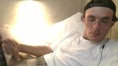 Snapshot of dylp400 chatting on March 3, 2025, 11:44 am dylp400 online show from March 3, 2025, 11:44 am