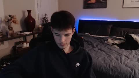 Snapshot of ealexk chatting on November 13, 2025, 1:48 am Alex online show from November 13, 2025, 1:48 am