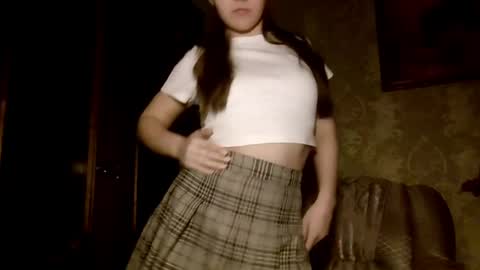 Yuni online show from April 11, 2026, 5:28 pm