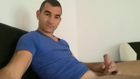 Snapshot of easystyle1 chatting on October 2, 2025, 7:37 am Andrew online show from October 2, 2025, 7:37 am