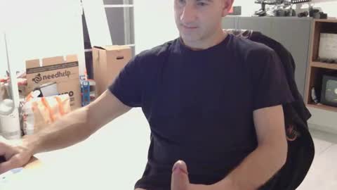 Snapshot of easystyle1 chatting on November 15, 2025, 9:21 pm Andrew online show from November 15, 2025, 9:21 pm