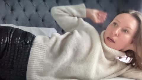 Snapshot of eatmypie69 chatting on January 16, 2025, 9:05 am Nadia Ferreira online show from January 16, 2025, 9:05 am