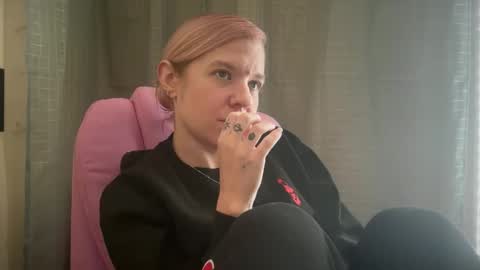 Snapshot of ebony8ivory chatting on February 6, 2026, 2:42 pm americnbarbie online show from February 6, 2026, 2:42 pm