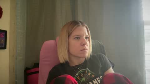 Snapshot of ebony8ivory chatting on May 2, 2026, 7:19 pm americnbarbie online show from May 2, 2026, 7:19 pm