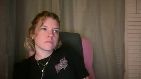 Snapshot of ebony8ivory chatting on May 4, 2026, 1:23 am americnbarbie online show from May 4, 2026, 1:23 am