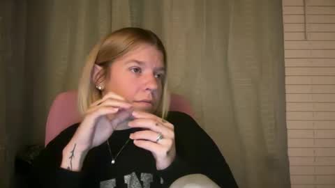 Snapshot of ebony8ivory chatting on May 14, 2026, 1:12 am americnbarbie online show from May 14, 2026, 1:12 am