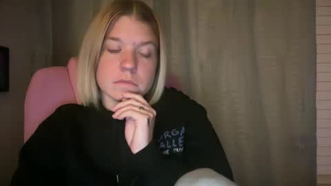 Snapshot of ebony8ivory chatting on May 24, 2026, 2:05 am americnbarbie online show from May 24, 2026, 2:05 am