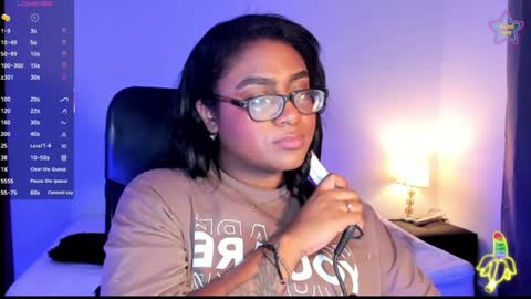 ebony__queen2 online show from June 25, 2026, 8:02 pm