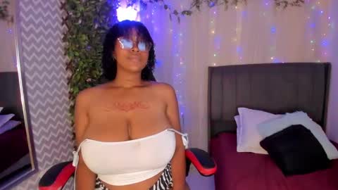 Andrea online show from December 17, 2024, 3:39 am