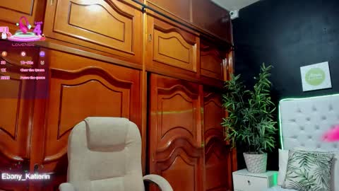 ebony_katterin online show from December 16, 2025, 10:42 am