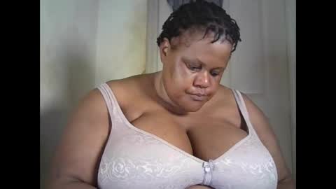 Snapshot of ebony_magixs chatting on October 9, 2025, 3:54 pm ebony_magixs online show from October 9, 2025, 3:54 pm