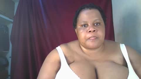 Snapshot of ebony_magixs chatting on October 19, 2025, 5:13 pm ebony_magixs online show from October 19, 2025, 5:13 pm