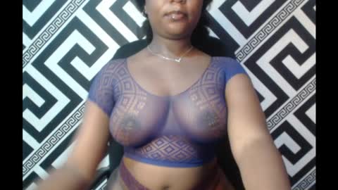 Snapshot of ebony_sexy_queen chatting on February 24, 2025, 4:47 pm Racheal online show from February 24, 2025, 4:47 pm