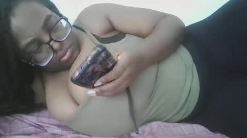 ebonybigtitqueen0 online show from September 14, 2025, 2:54 am