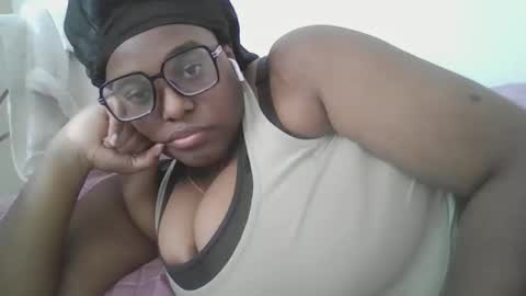 ebonybigtitqueen0 online show from September 14, 2025, 3:00 pm