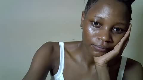 Snapshot of ebonycutegal4 chatting on March 28, 2026, 8:41 pm MELLEN online show from March 28, 2026, 8:41 pm