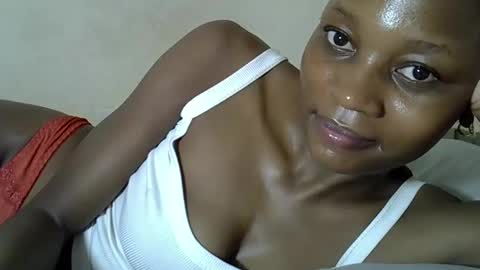 Snapshot of ebonycutegal4 chatting on April 3, 2026, 8:18 pm MELLEN online show from April 3, 2026, 8:18 pm