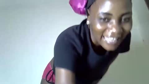 Snapshot of ebonycutegal4 chatting on April 22, 2026, 5:36 pm MELLEN online show from April 22, 2026, 5:36 pm