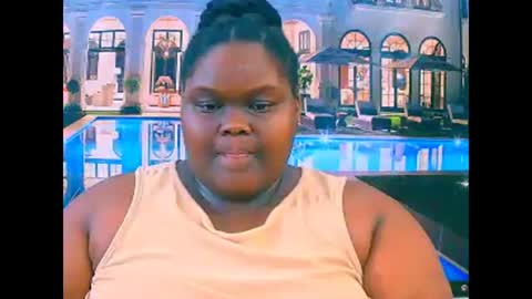 ebonyhotbuns4u2luv online show from December 14, 2025, 8:46 pm