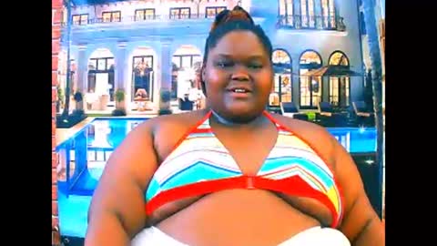 Snapshot of ebonyhotbuns4u2luv chatting on April 7, 2026, 6:30 pm ebonyhotbuns4u2luv online show from April 7, 2026, 6:30 pm