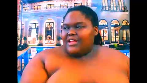 ebonyhotbuns4u2luv online show from May 7, 2026, 7:19 pm