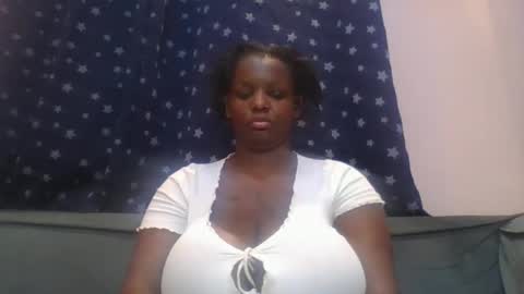 Snapshot of ebonymayahh chatting on May 6, 2026, 7:35 am ebonymayahh online show from May 6, 2026, 7:35 am