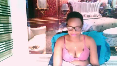 Snapshot of ebonyseductionz chatting on January 15, 2025, 9:20 pm Zammy online show from January 15, 2025, 9:20 pm