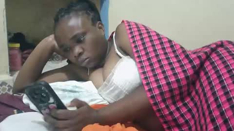 Ebonyval online show from September 16, 2025, 5:58 pm