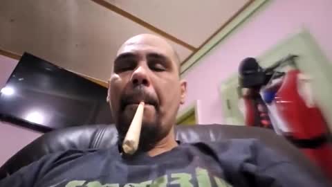 Snapshot of eddieb0745 chatting on April 20, 2026, 12:24 am Jack Frost online show from April 20, 2026, 12:24 am