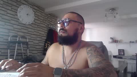 edgarram83 online show from October 6, 2025, 7:11 pm