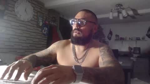 edgarram83 online show from November 21, 2025, 6:23 am