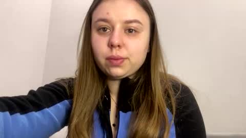 Snapshot of edina77 chatting on March 13, 2026, 10:44 am Edina online show from March 13, 2026, 10:44 am