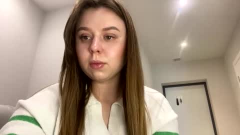 Snapshot of edina77 chatting on March 24, 2026, 8:52 am Edina online show from March 24, 2026, 8:52 am