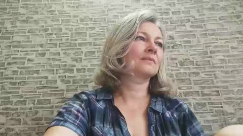 edithmanning online show from September 15, 2025, 5:18 am