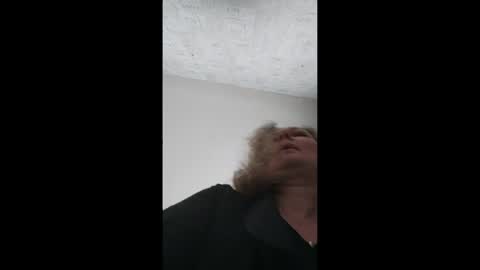 Snapshot of edithmanning chatting on May 17, 2026, 5:16 am edithmanning online show from May 17, 2026, 5:16 am
