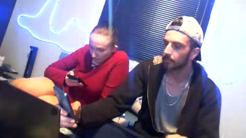 edmonton1985780 online show from April 20, 2026, 7:37 pm