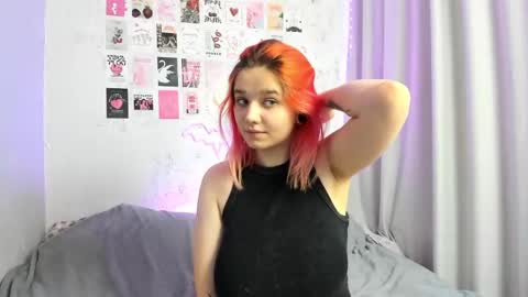 Snapshot of edna_dana chatting on December 8, 2024, 5:01 pm Edna online show from December 8, 2024, 5:01 pm