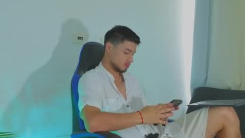 Snapshot of edwardross_ chatting on February 7, 2026, 8:56 pm Edward Ross online show from February 7, 2026, 8:56 pm