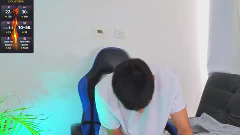 Snapshot of edwardross_ chatting on February 10, 2026, 8:24 pm Edward Ross online show from February 10, 2026, 8:24 pm