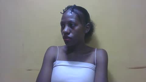 Snapshot of edwige770943 chatting on April 19, 2026, 8:02 am edwige770943 online show from April 19, 2026, 8:02 am