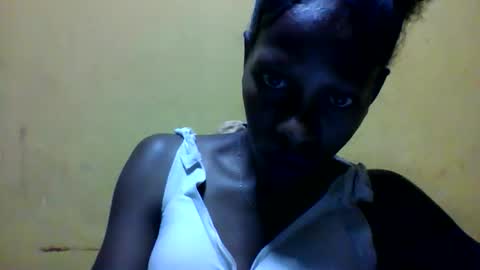 Snapshot of edwige770943 chatting on April 20, 2026, 6:27 am edwige770943 online show from April 20, 2026, 6:27 am