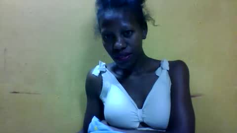 Snapshot of edwige770943 chatting on April 21, 2026, 3:24 am edwige770943 online show from April 21, 2026, 3:24 am
