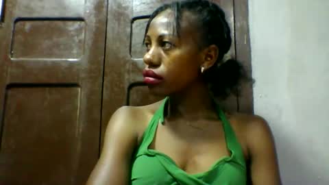 Snapshot of edwige770943 chatting on May 11, 2026, 5:35 am edwige770943 online show from May 11, 2026, 5:35 am