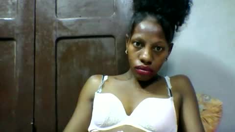 Snapshot of edwige770943 chatting on May 12, 2026, 4:37 pm edwige770943 online show from May 12, 2026, 4:37 pm